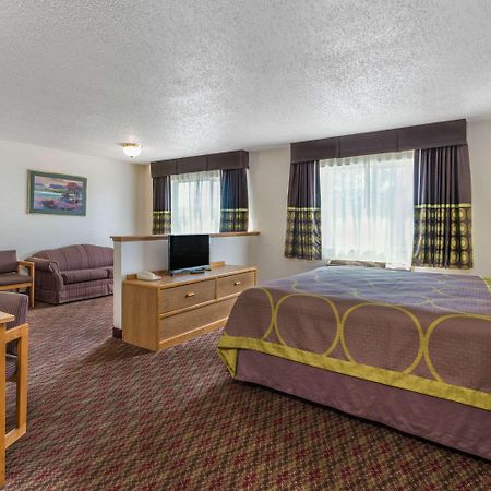 Super 8 By Wyndham Fountain Hotel Exterior foto