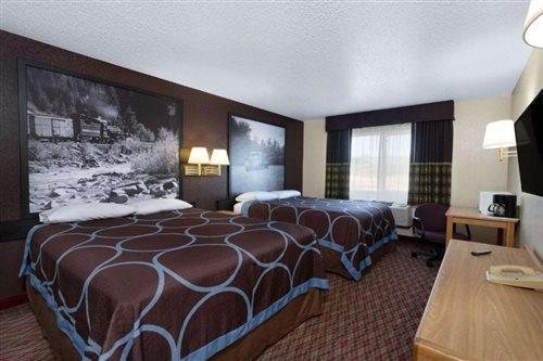 Super 8 By Wyndham Fountain Hotel Exterior foto