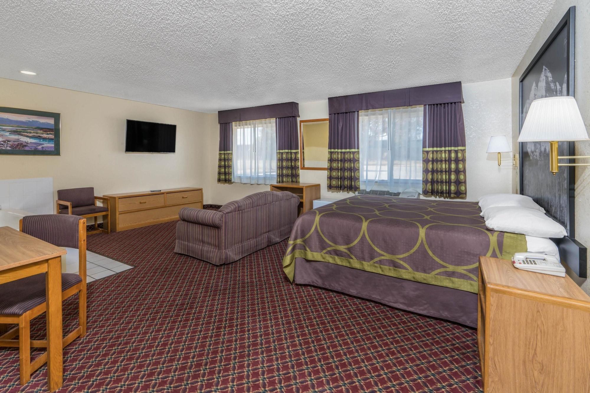 Super 8 By Wyndham Fountain Hotel Exterior foto