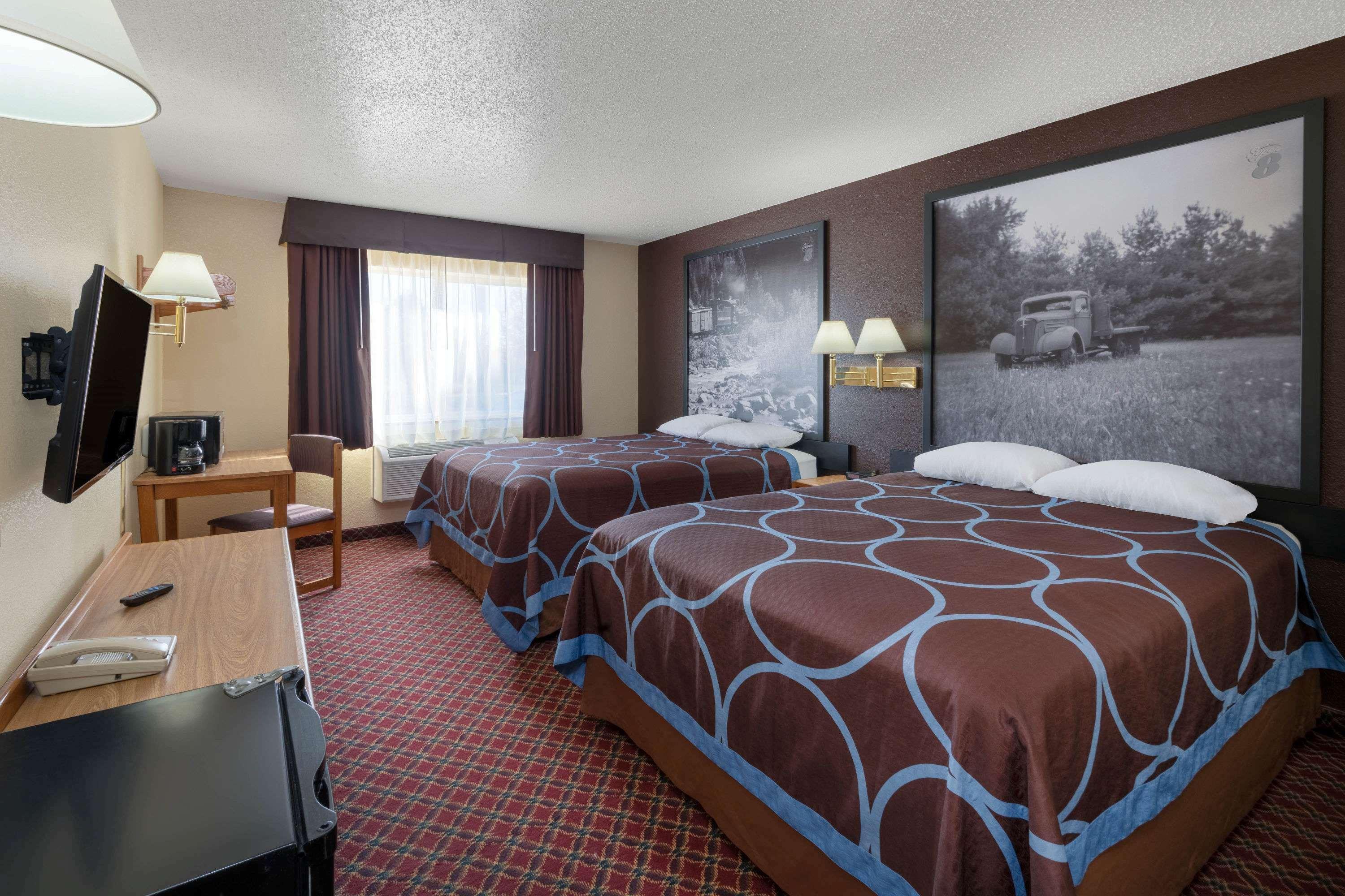 Super 8 By Wyndham Fountain Hotel Exterior foto