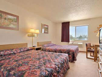 Super 8 By Wyndham Fountain Hotel Exterior foto